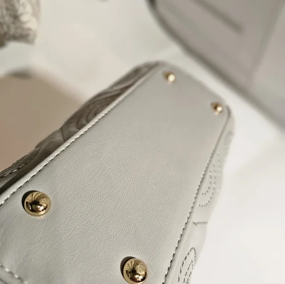 SOLD*55✨ Like New! Valentino Orlandi Vegan Leather Crossbody Bag - Picture 4 of 9